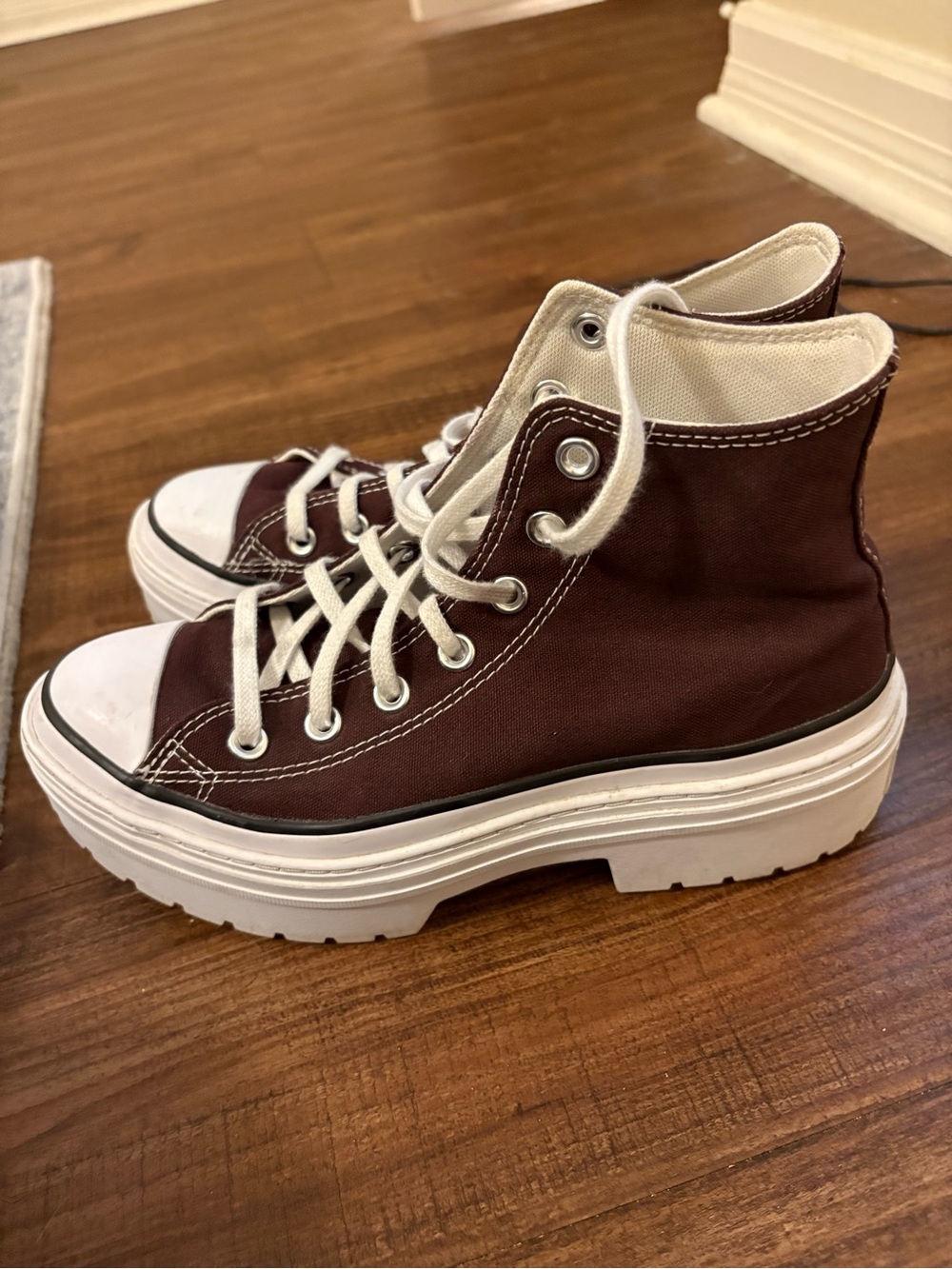 Converse Women's 2.0 lugged size High-Top Canvas Sneakers in Burgundy and White